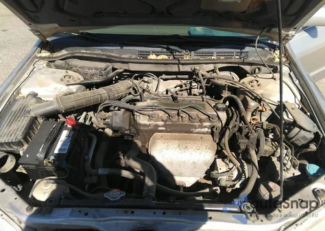 1998 Honda Accord Ex z USA, uszkodzony, nr VIN 1HGCG6672WA180456